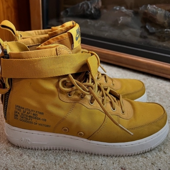 Nike AF1 Urban Utility Footwear shoe - Picture 5 of 15
